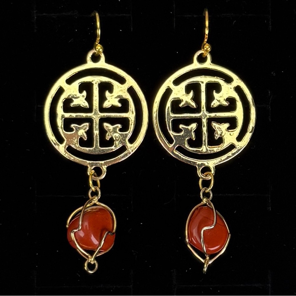 Beautiful wire wrapped goldtone, red jasper pierced dangle earrings